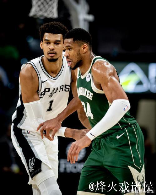 福克斯:当文班亚马回归球队后,会提升我们攻防两端的实力 福克斯:当文班亚马回归球队后,会提升我们攻防两端的实力